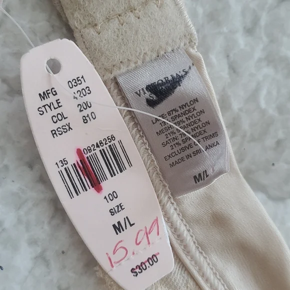 Victoria's Secret Beige/Cream Garter Belt Bundle - Picture 15 of 17